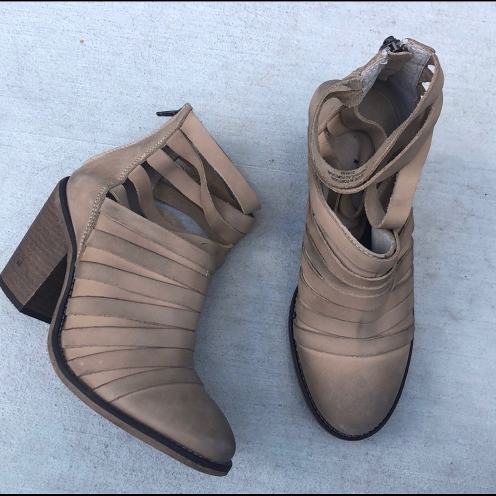 Free People Hybrid Distressed Booties Taupe 37 7